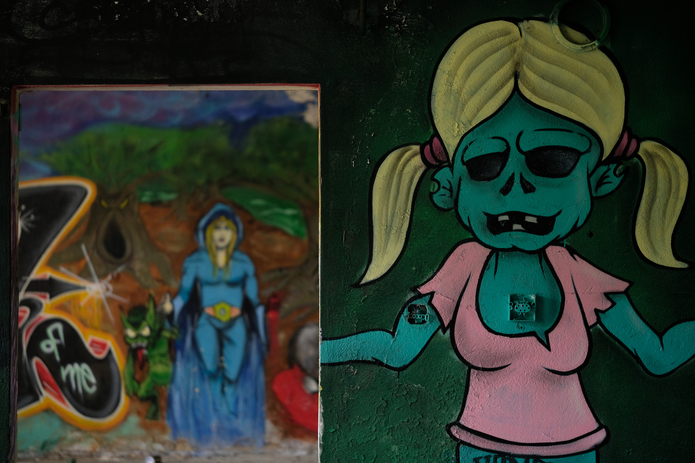 VEB Kühlautomat Berlin - Funny Zombie Graffitis
