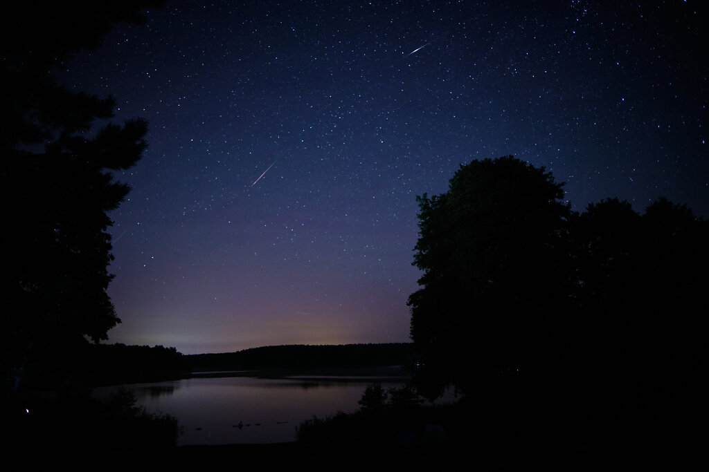 Glowing Shooting Stars